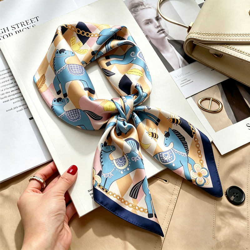 Luxury Skincare Headband - ผ้าพันคอไหมพิมพ์ลาย 70*70 ซม. สำหรับผู้หญิง ผ้าพันคอไหมซาตินทรงสี่เหลี่ยม ผ้าคลุมไหล่