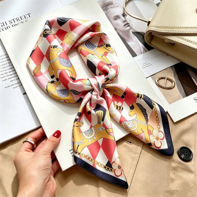 ผ้าพันคอไหมพิมพ์ลาย 70*70 ซม.  - Luxury Skincare Headband บทวิจารณ์และราคา