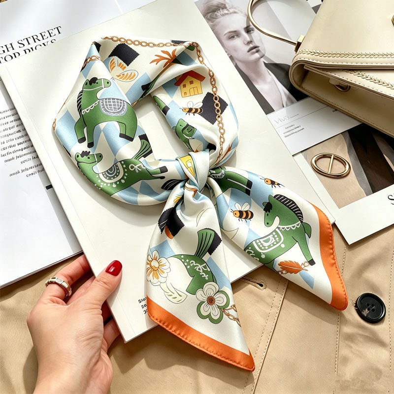 ผ้าพันคอไหมพิมพ์ลาย 70*70 ซม.  - Luxury Skincare Headband บทวิจารณ์และราคา