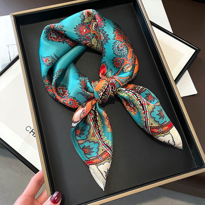 ผ้าพันคอสี่เหลี่ยมจัตุรัสผ้าไห - Luxury Skincare Headband บทวิจารณ์และราคา