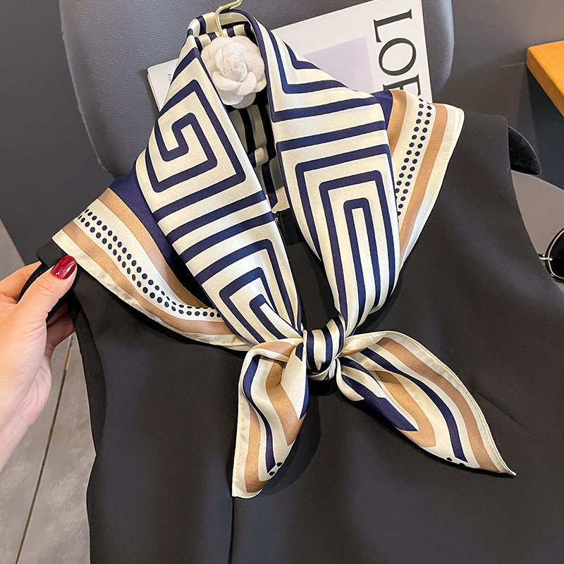 Luxury ยี่ห้อ Neckerchief ฤดูใ - Luxury Skincare Headband บทวิจารณ์และราคา